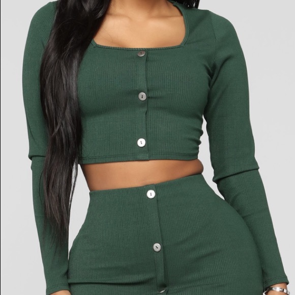 Green 2 piece Set - Picture 4 of 4